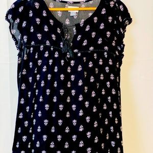 OLD NAVY BLACK BLOUSY COMFORTABLE SOFT SHIRT.